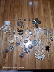 A3 35 PCS Vintage Modern mixed Costume Jewelry Bracelets Pendants brooch Etc