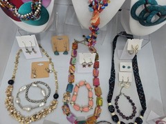 ​HUGE 38 pc Jewelry LUCKY BRAND Wood Bead Vintage To Now LOT Necklaces Bracelets