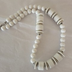 Vintage White Acrylic Chunky Beaded Necklaces Lot of 3 – 17 in. – 29 in.