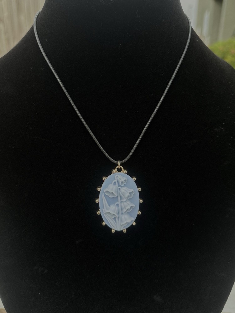 Vintage Style Flower Cameo Necklace Handmade