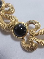 VINTAGE GIVENCHY CHUNKY TEXTURED COLLAR NECKLACE WITH BLACK CABOCHONS
