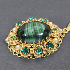 WEST GERMANY GREEN SLAG CABOCHON FILIGREE PENDANT NECKLACE EARRINGS SET VINTAGE
