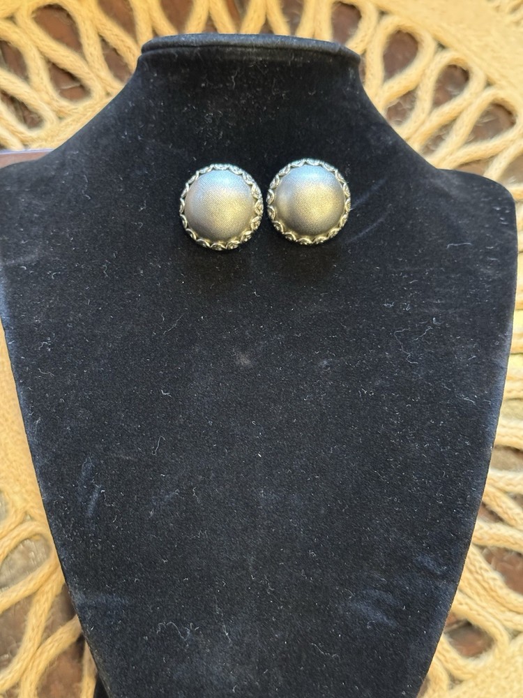 Vintage 1950 -1970’s Whiting And Davis Silver Tone Clip On Earrings