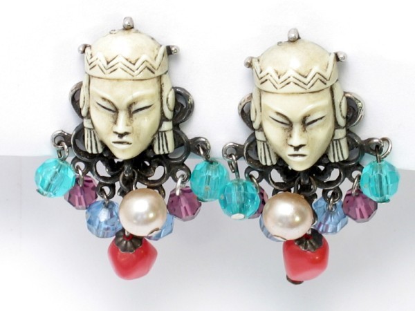 Vintage Selro Selini Goddess Face Silvertone Frame Clip Earrings