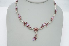 Vintage Necklace Silver Tone Purple Rhinestone Flower Ivy 15″