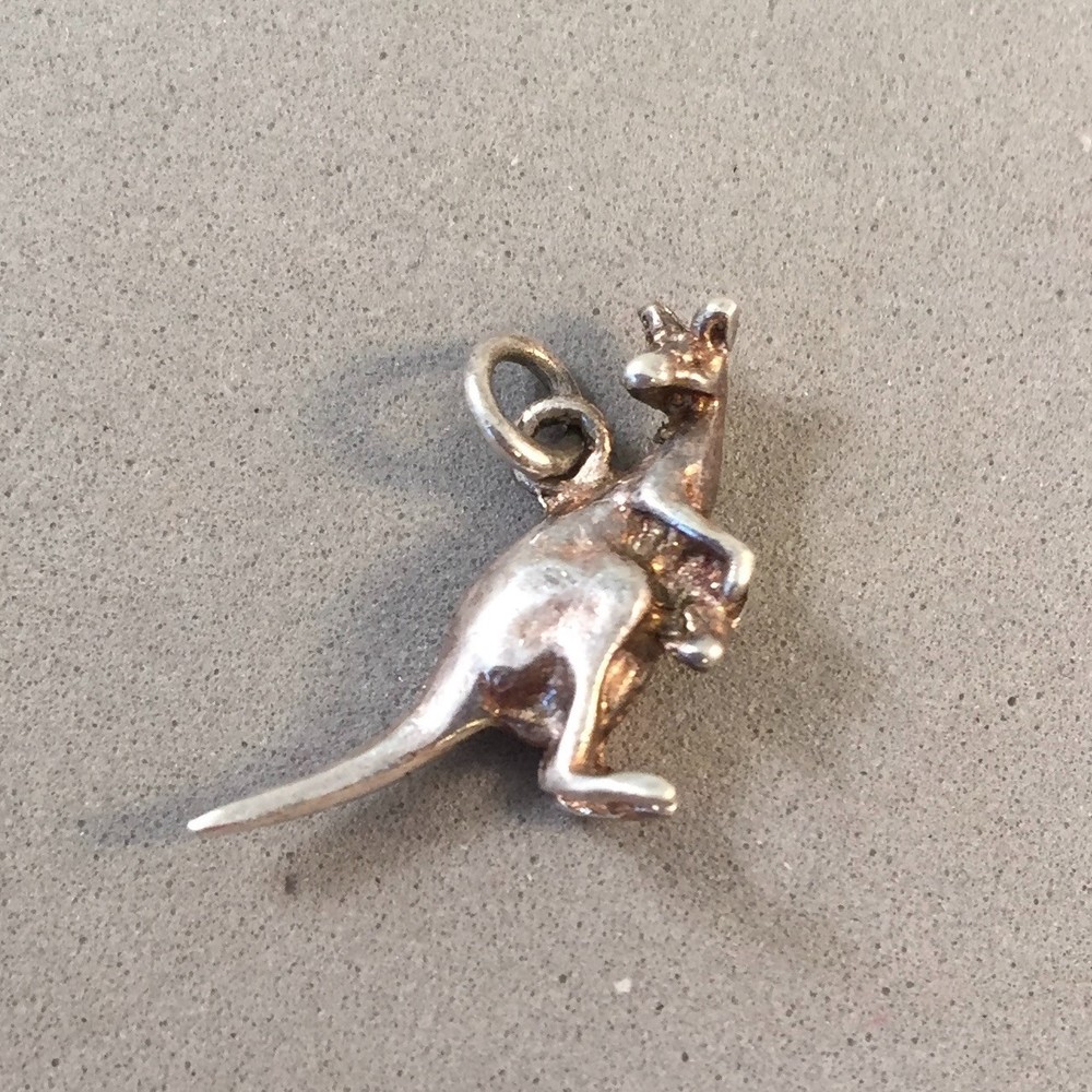 VINTAGE Silver Small KANGAROO & JOEY CHARM Australia Estate VT53
