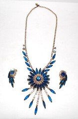GORGEOUS DELIZZA & ELSTER JULIANA BOOK PIECE BLUE SUNBURST NECKLACE AND EARRINGS