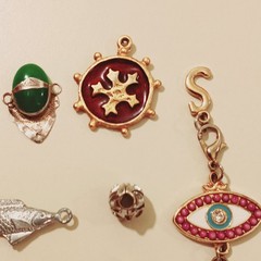 Vintage Silver Tone Charm Lot Yale Padlock Bible Gun Fish Horseshoe Jade Jewelry