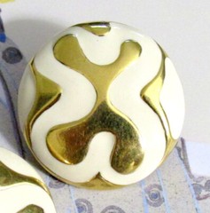 VTG RUNWAY MONET 80s MODERNIST EARRINGS CREAM ENAMEL ABSTRACT GOLD DESIGN POST