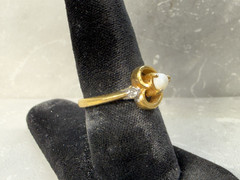 Vintage 18K HGE Opalascent Stone Gold Ring Size 7
