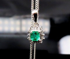 Vintage 0.30ct Colombian Emerald 0.18ct Diamond Platinum Chain Necklace
