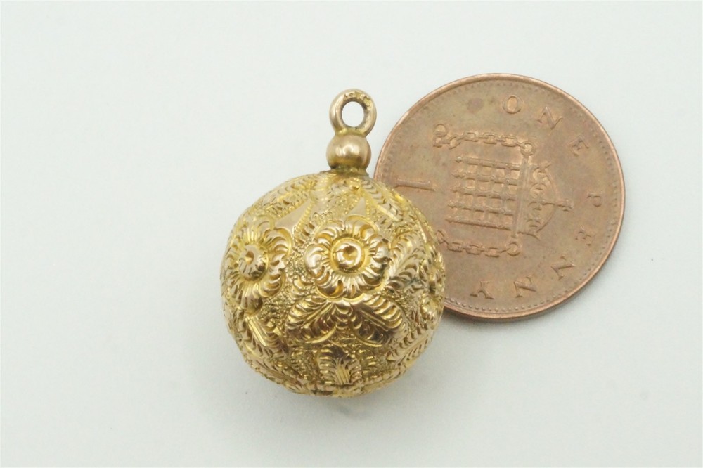 PRETTY ANTIQUE ENGLISH 9K GOLD FLORAL CHASED BALL CHARM FOB c1880 NO RESERVE