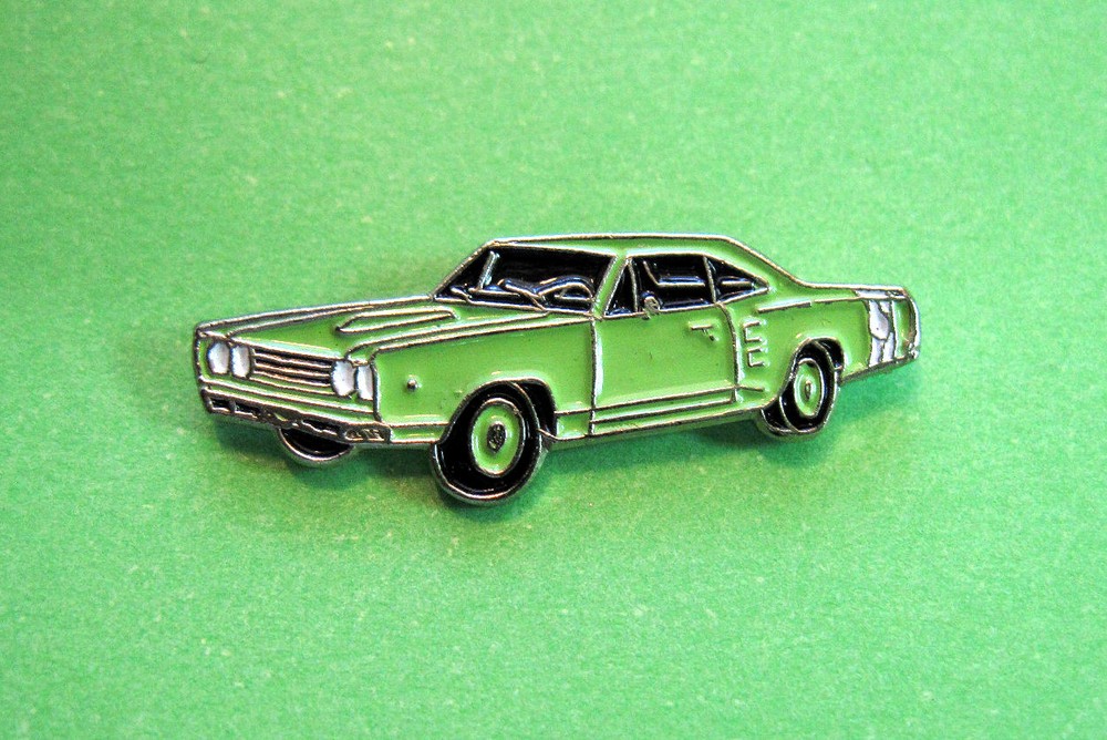 1968 SUPER BEE – hat pin , tie tac , lapel pin , hatpin GIFT BOXED
