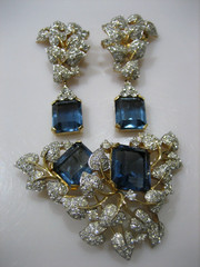 RARE JOMAZ JOSEPH MAZER BLUE & PAVE RHINESTONE LEAF 1950’S BROOCH & EARRINGS SET