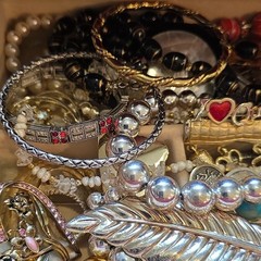 Mostly Vintage Jewlery Lot Some Signed All Wearable Brooches Necklaces Etc
