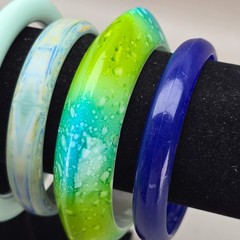Vintage Bangle Bracelet Lot Plastic Lucite Acrylic Carved Floral Orange Blue Gre