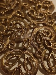 Vintage Brass Toned Chunky Filigree Snowflake Pendant Necklace! Beautiful! LOOK!