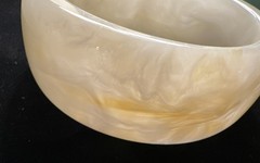 Beige Creamy Swirls Lucite Bangle Bracelet Vintage Layerable