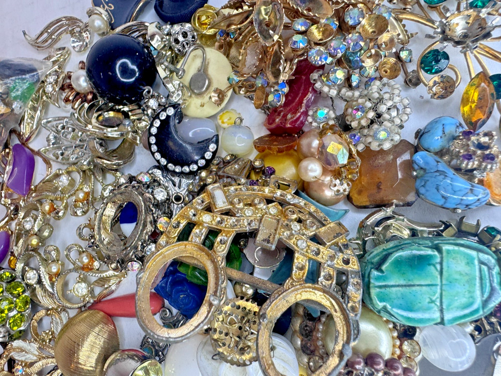 Vintage Broken Costume Jewelry One Pound Lot For Repurpose Or Craft 1920s-1980s
