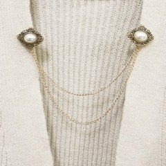 2pcs Sweater Clips Vintage Cardigan Collar Clips with Chain Gold