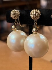 Vintage Napier Huge Pearl Cabochon Filigree Gold Dangle Drop Clip On Earrings