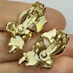 Vtg Midcentury White Floral Climber Earrings MOP Enamel Lucite Goldtone Clip-on