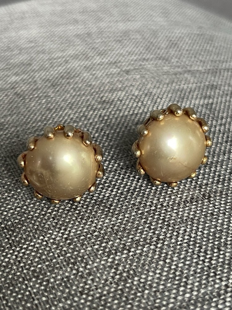 Marvella Claw Button Faux Pearl Earrings Clip On Gold Tone Vintage Retro Career