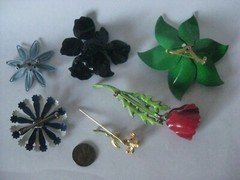 6 Vintage Flower Enamel Yellow Red Blue Green White Gold Silver Daisy Lot