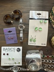 Lot 1 Vintage And New Jewelry 32