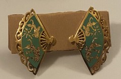 Vtg AMFARCO SIAM Thailand Goddess Gold Tone Green Enamel Fan Screw Back Earrings