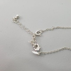 Avon Necklace Silver Tone Purple Chain Charm Beaded Leaf Tear Drop Blue Pearl