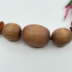 Vintage Boho Tropical Wood Parrot Beaded Statement Necklace Pink Bird Accent