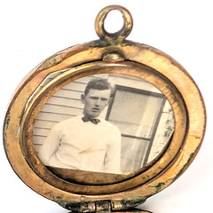 Antique Victorian Gold Filled Oval Photo Locket c1880s w Original Portrait