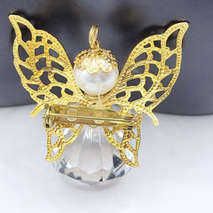 Angel Filigree Wings Gold Tone Faux Pearl Acrylic Vintage Pendant Brooch Pin