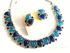 RARE LISNER MOLDED LUCITE LEAF RHINESTONE NECKLACE EARRINGS SET