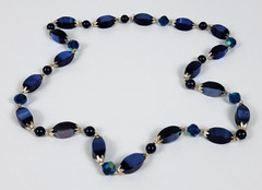 Vintage Royal Blue Lucited Beaded Necklace 26 In Silver-Tone Endless No Clasp