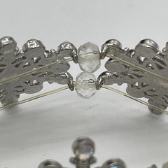 Vintage Silver Tone Snowflake Shaped Stretch Bracelet With Iridescent Gemstones