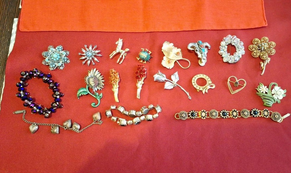 Estate JEWELRY Mixed Costume Lot WEARABLE Mixed Lot Brooch Bracelets #3 jb