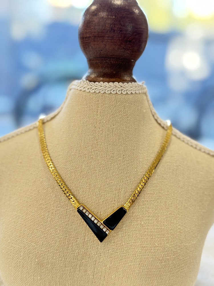 Stunning Vintage Japanese 18K Gold Filled Black Onyx V-Necklace (14.7g)