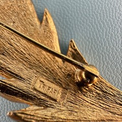 Vintage Designer Brooch Lot Gold Tone Textured Brushed Leaf Wishbone Signed