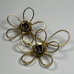 Gold Tone Metal Wire Abstract Modernist Flower Brooch Vintage 3″ X 2.4″