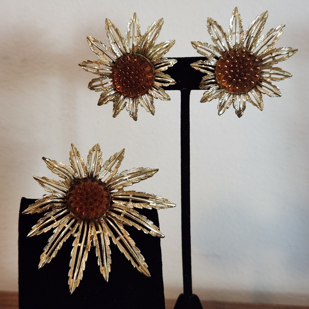 Vintage Sarah Coventry Garden Party Amber Sunflower Flower Brooch & Earrings Set