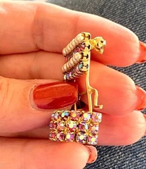 Vintage Figural Wishing Well Rhinestone Pearl Pin