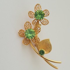 Vintage Uranium Glass Rhinestone In Gold Tone Filigree Flower Brooch Pin