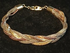 Stunning Verybeautiful 7.5” GOLD TONE BRAIDED BRACELET Herringbone