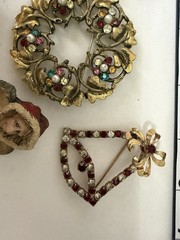 6 Vintage Christmas Holiday Winter Themed Brooches/pins Unsigned