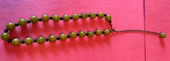 Antique 1930s 1940s Bakelite Beaded Necklace in Olive Green w/Black Beads