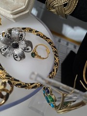 Nice Versatile Mixed metals materials Gold/Silver tone Lot Jewelry some Signed