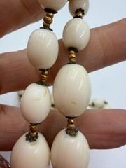 Vintage Necklace Miriam Haskell White Bead Glass Signed Box Clasp 28 in H1