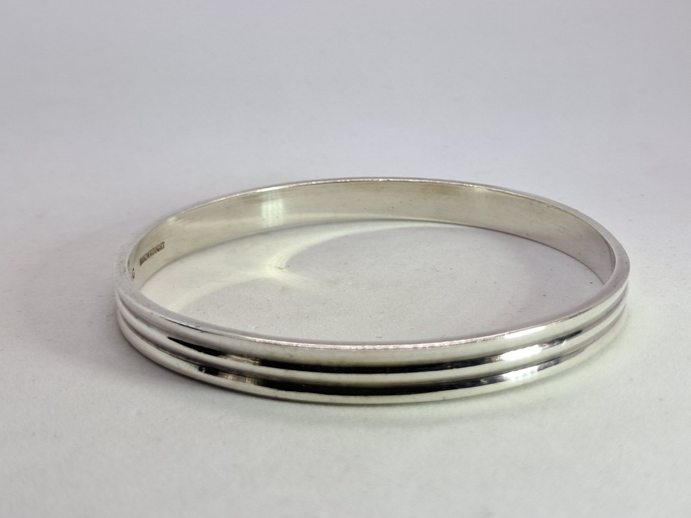 Vintage IC James Craig Handwrought STERLING Silver 925 BANGLE Bracelet Signed